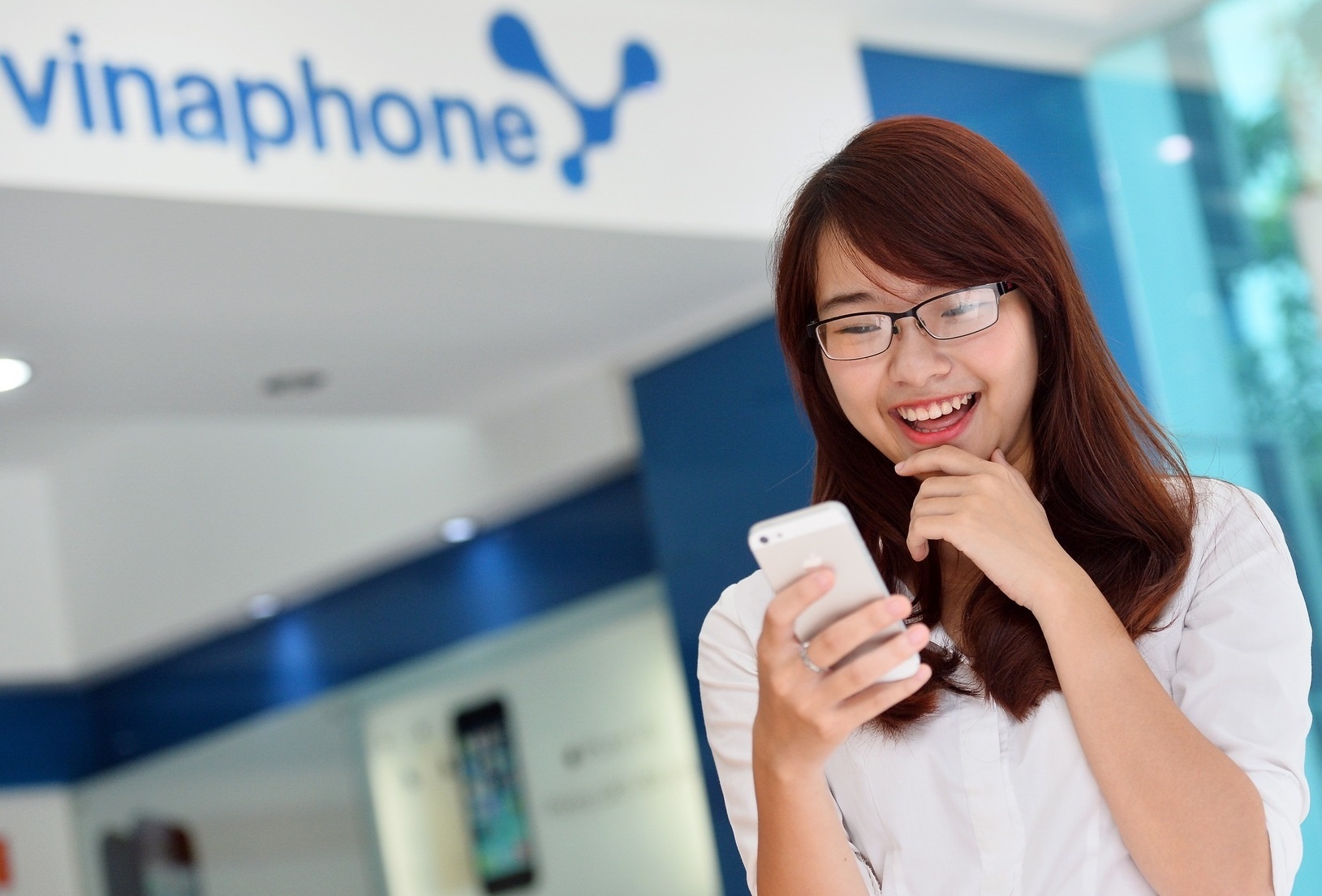 Can day manh dich vu di dong ve tinh tai Viet Nam hinh anh