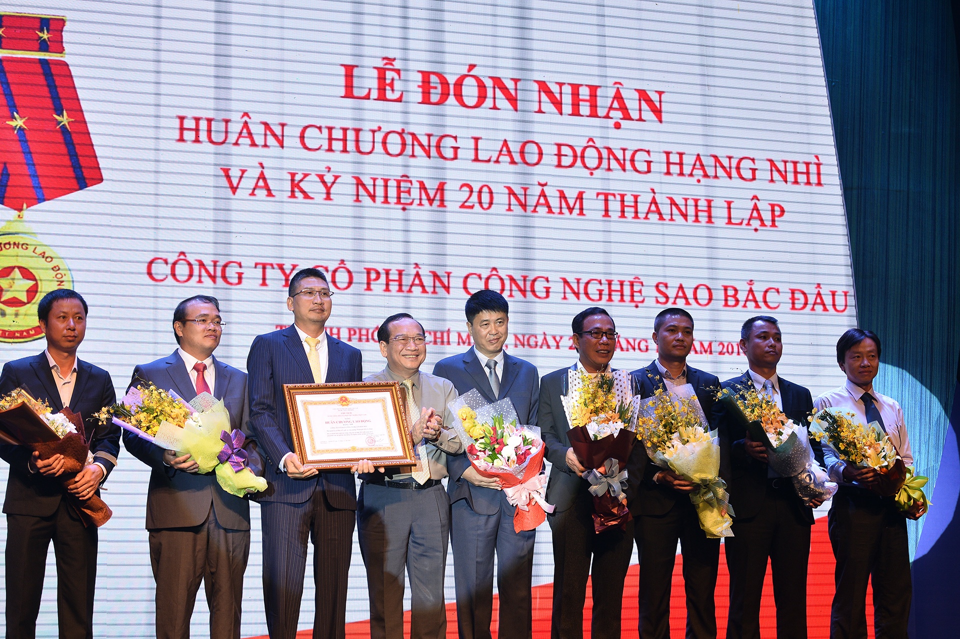 Sao Bac Dau nhan Huan chuong Lao dong anh 1