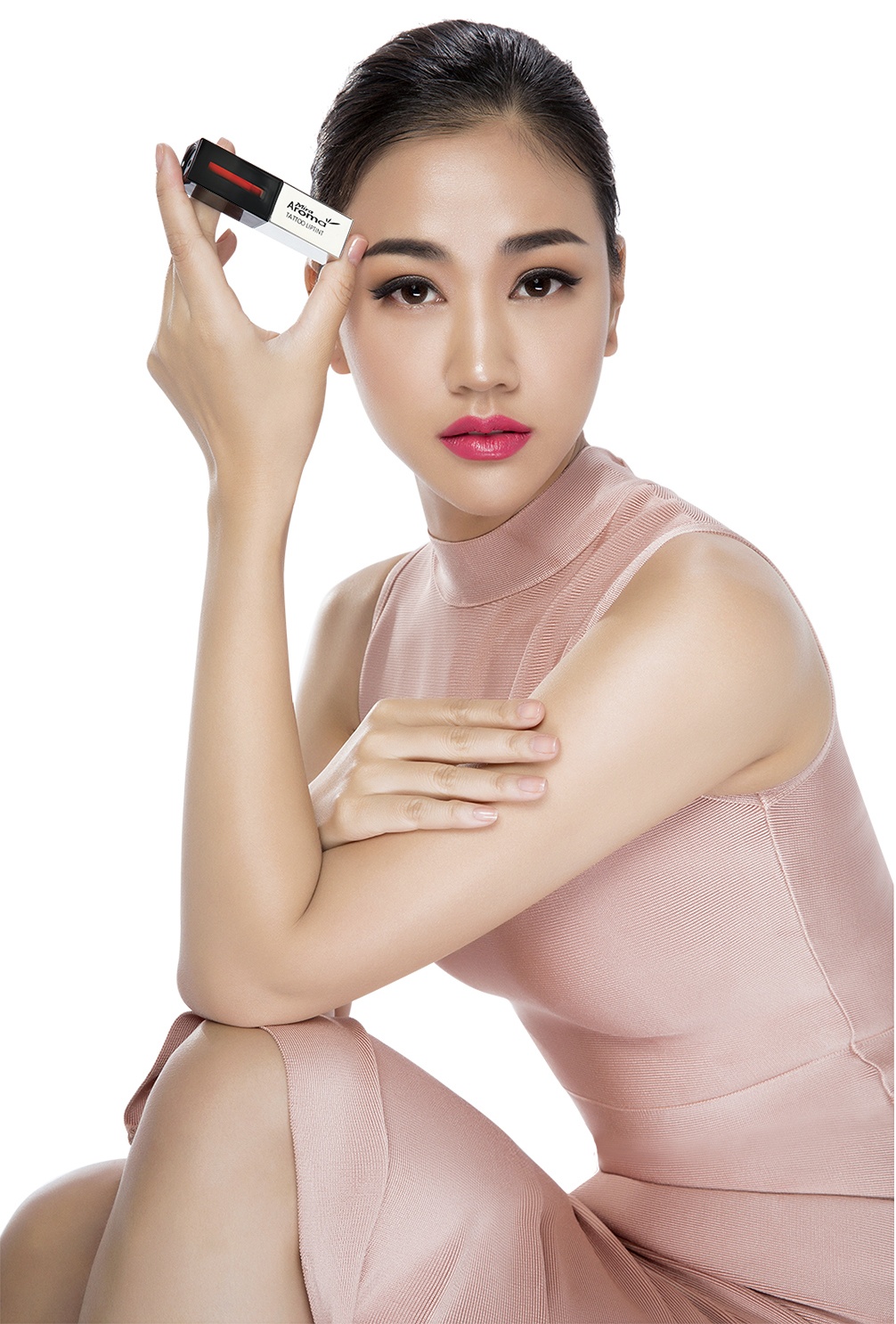 Maya tro thanh guong mat thuong hieu my pham Mira anh 4