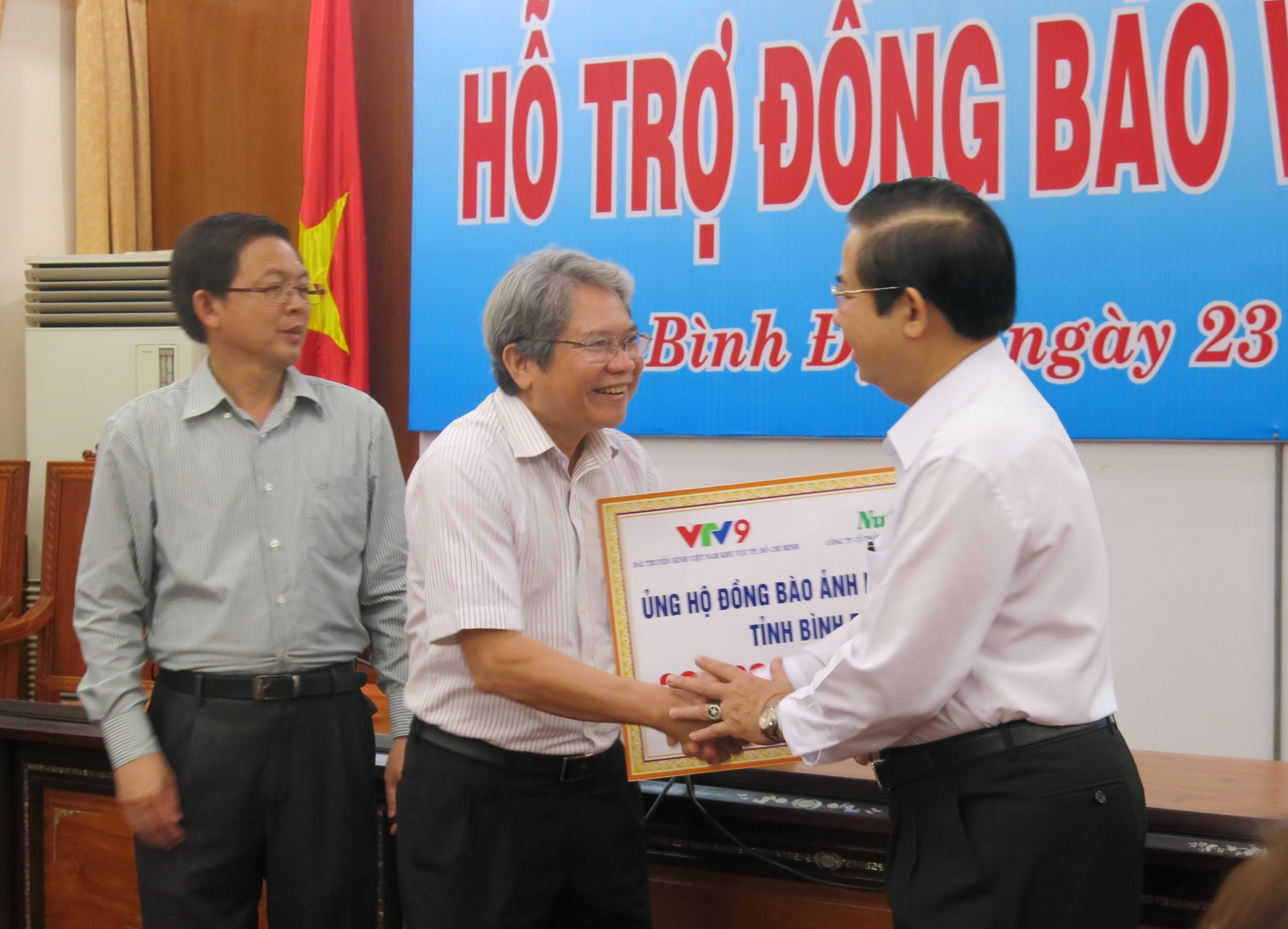 NutiFood ho tro Binh Dinh 23 ty dong khac phuc hau qua do lu hinh anh