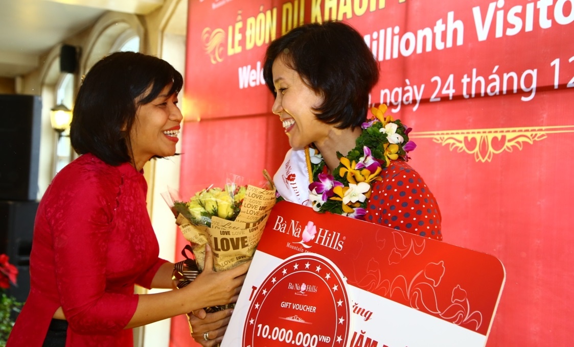 Ba Na Hills can moc 2 trieu luot khach tham quan hinh anh