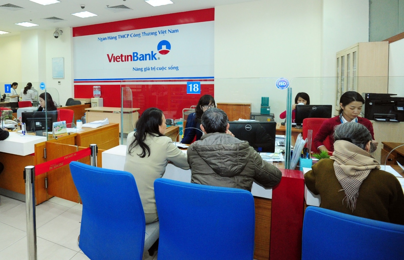 VietinBank tuyen dung 41 chi tieu ban thong tin truyen thong hinh anh