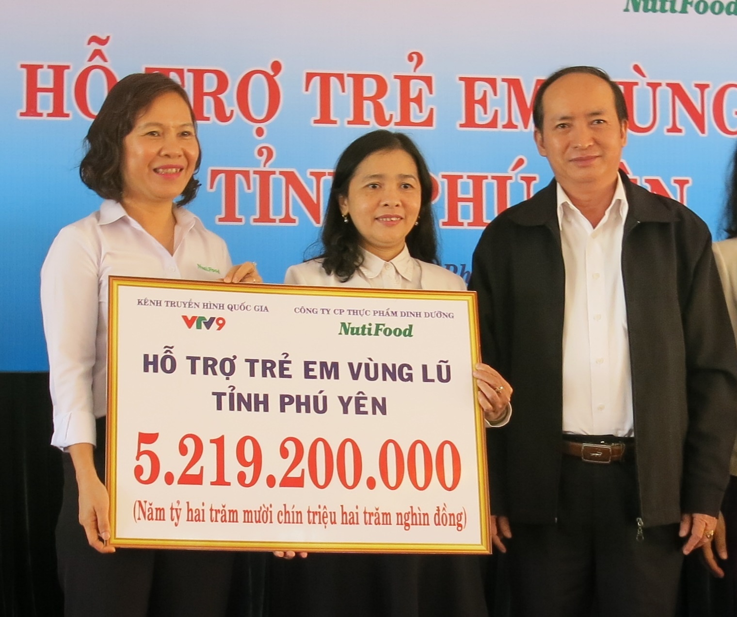 Nutifood ho tro 5,2 ty dong cho tinh Phu Yen hinh anh