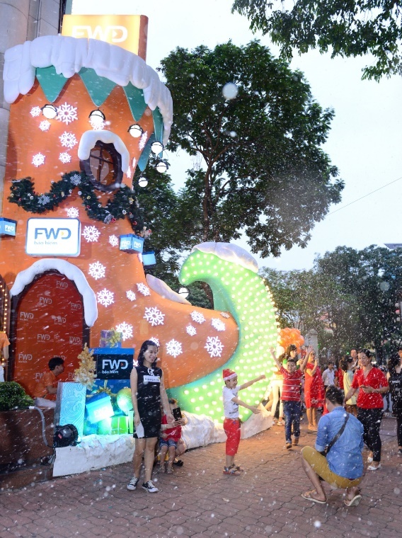 chiec giay khong lo cua ong gia Noel anh 2