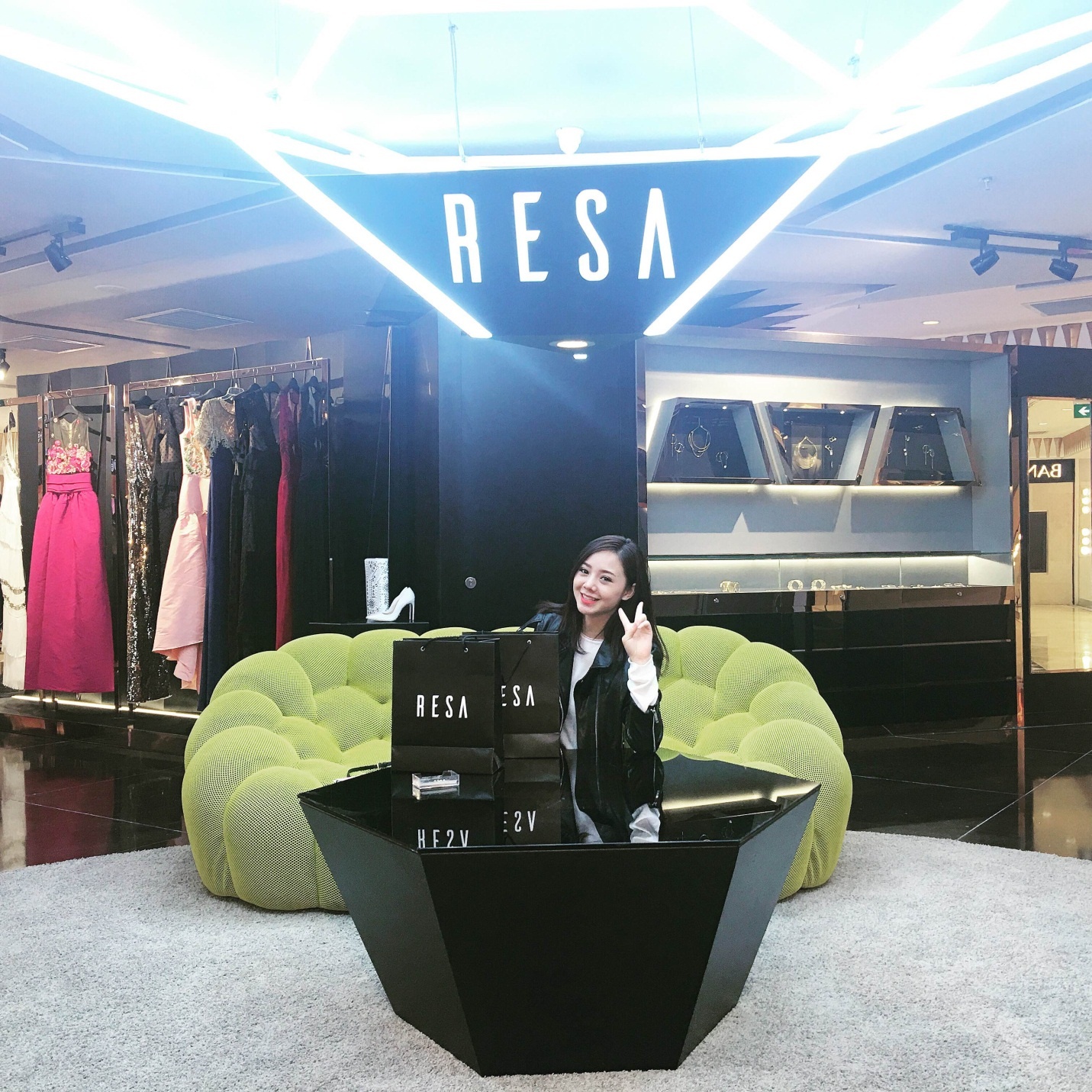 Trang Tien Plaza,  Quynh Kool anh 4