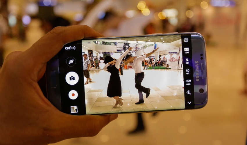 Samsung Galaxy S7 edge anh 1