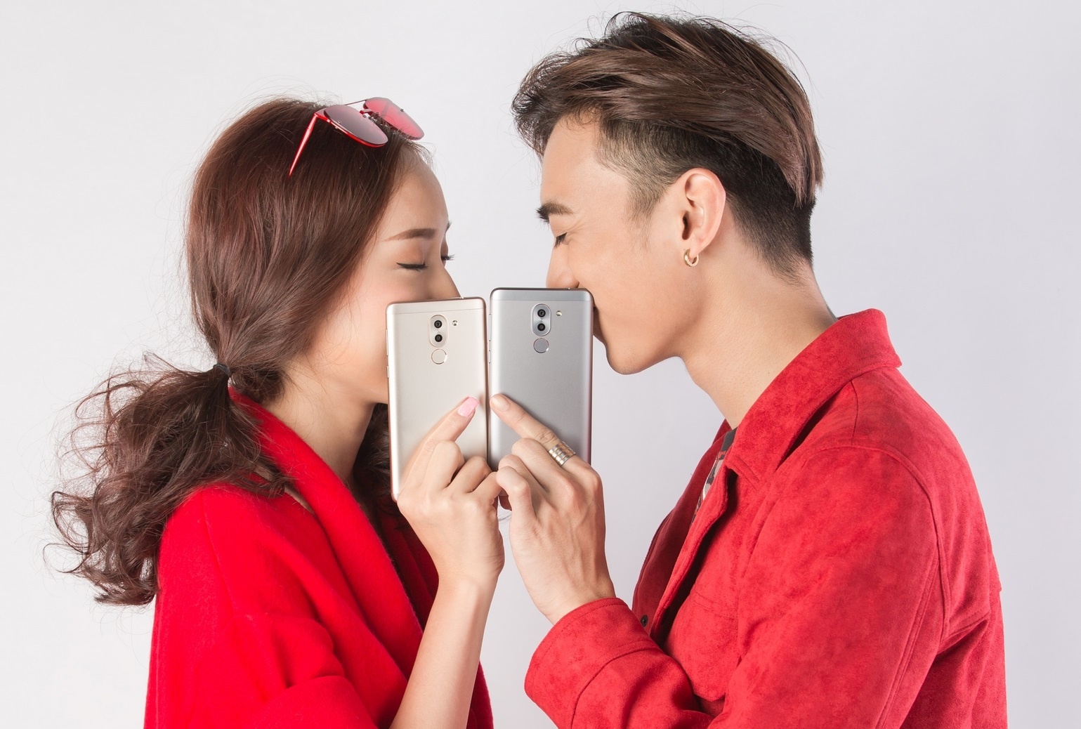 3 mau smartphone hap dan cho mua mua sam cuoi nam hinh anh