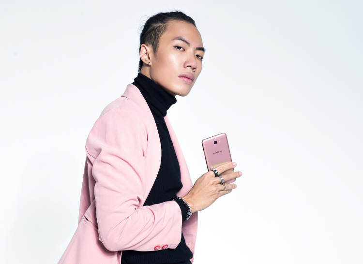 Stylist cua Isaac tu van cach phoi do hong cho nam hinh anh