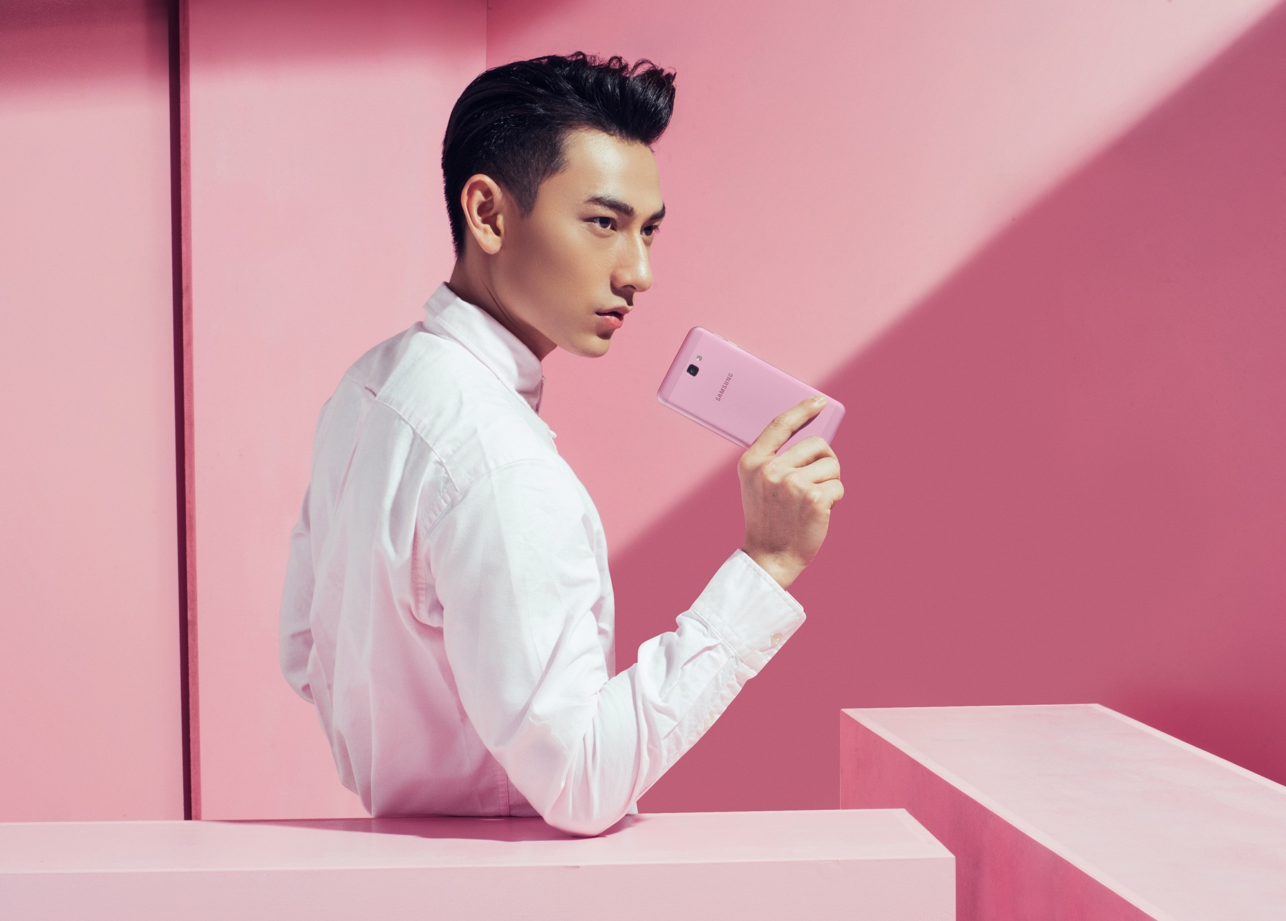 Galaxy J7 Prime hong len ke vao dau nam 2017 hinh anh