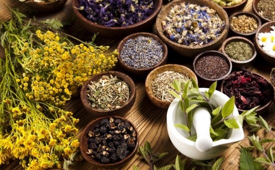 3 luu y khi cham soc toc gau bang thao duoc hinh anh