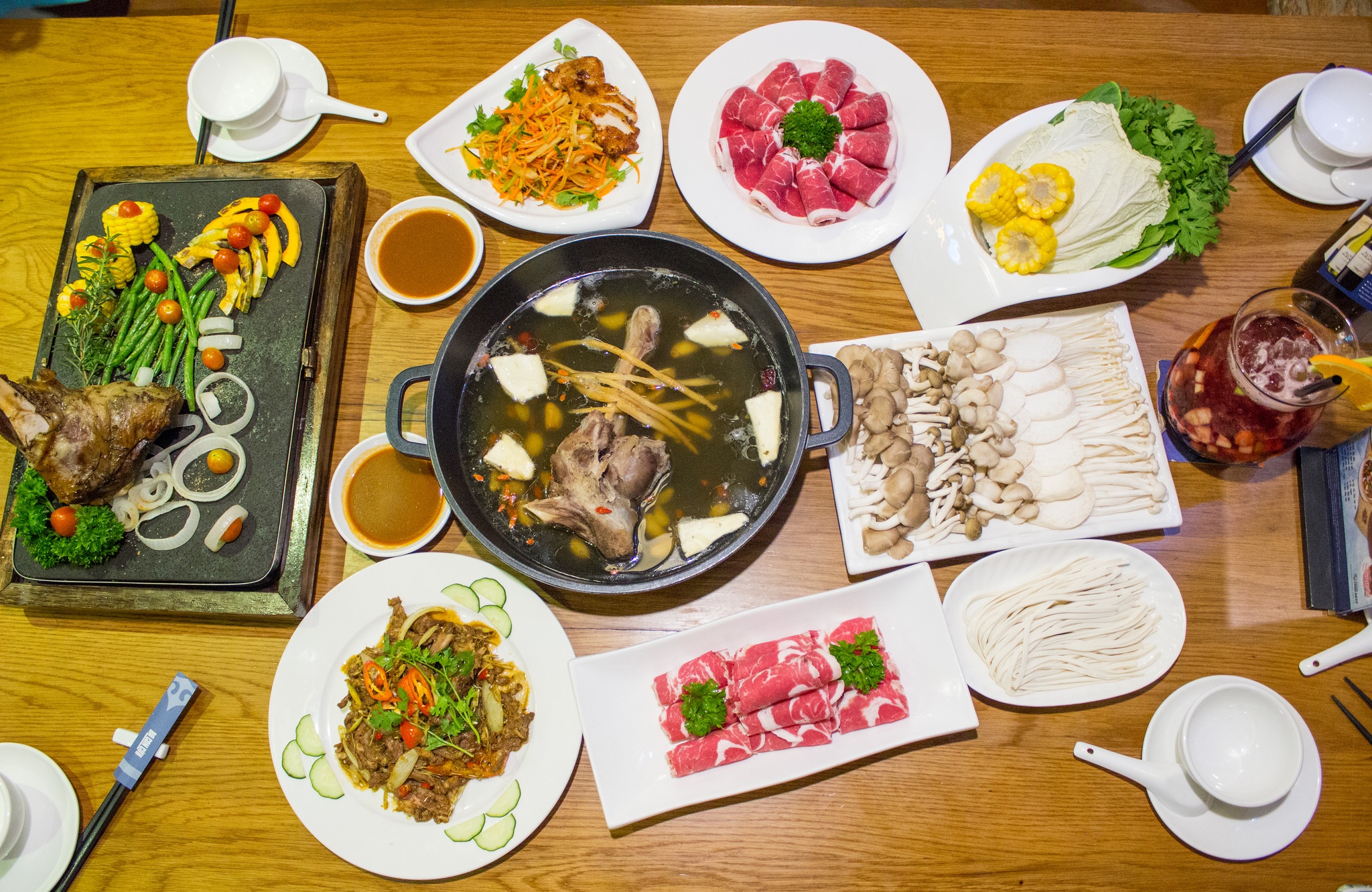 Ba Con Cừu,  lẩu đùi cừu  ảnh 3 Ba Con Cuu,  lau dui cuu anh 3