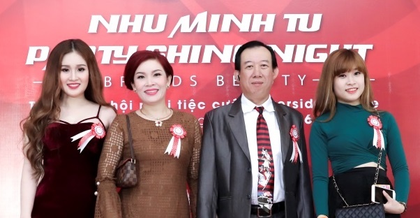 My pham Nhu Minh Tu ky niem 3 nam thanh lap hinh anh