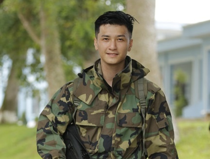 Huynh Anh khoe anh 'nhap ngu' hinh anh
