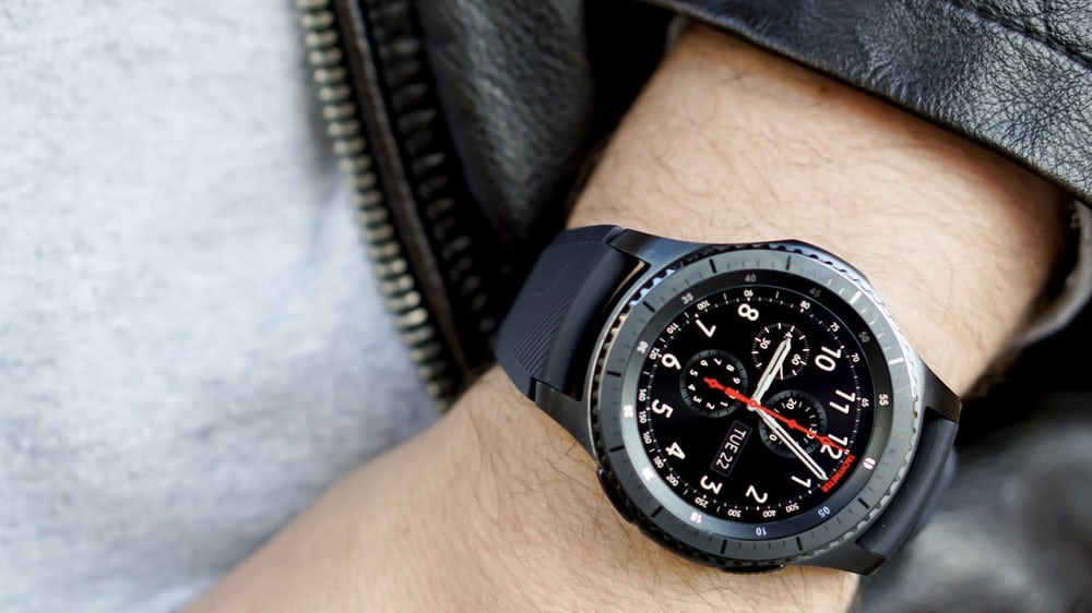 Gear S3 len ke tai Viet Nam voi 2 phien ban anh 2