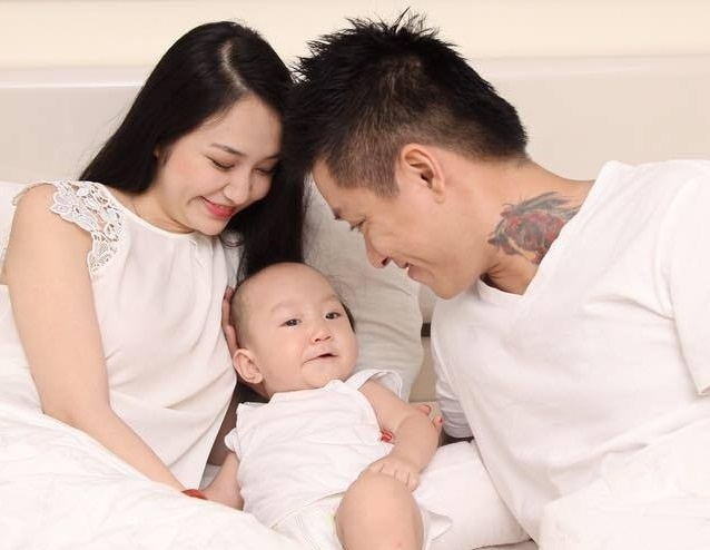 Cuoc song va su nghiep dang nguong mo cua Huong Baby hinh anh