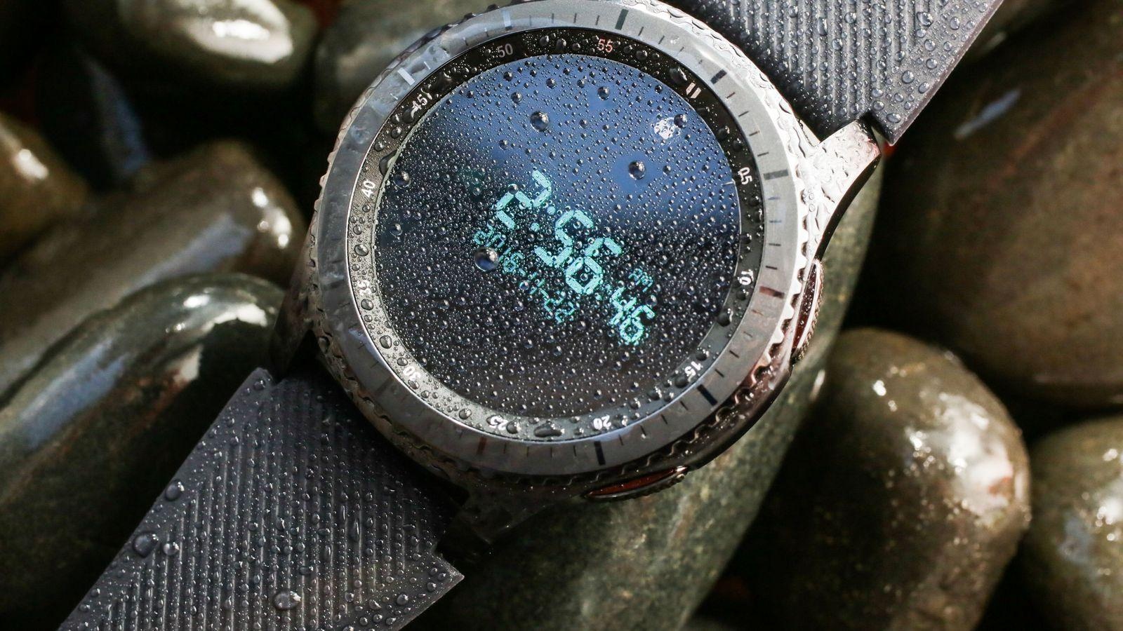 Gear S3 trinh lang voi nhieu tinh nang cai tien hinh anh