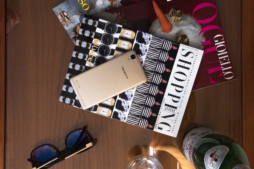 Oppo F1 ban chinh hang tai Lazada gia duoi 4 trieu dong hinh anh