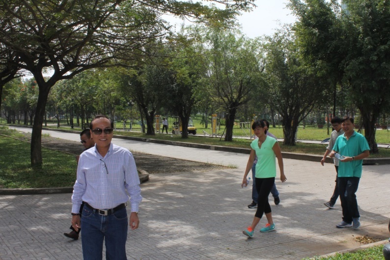 Anh Vien tham nha moi truoc khi sang My tap huan anh 6