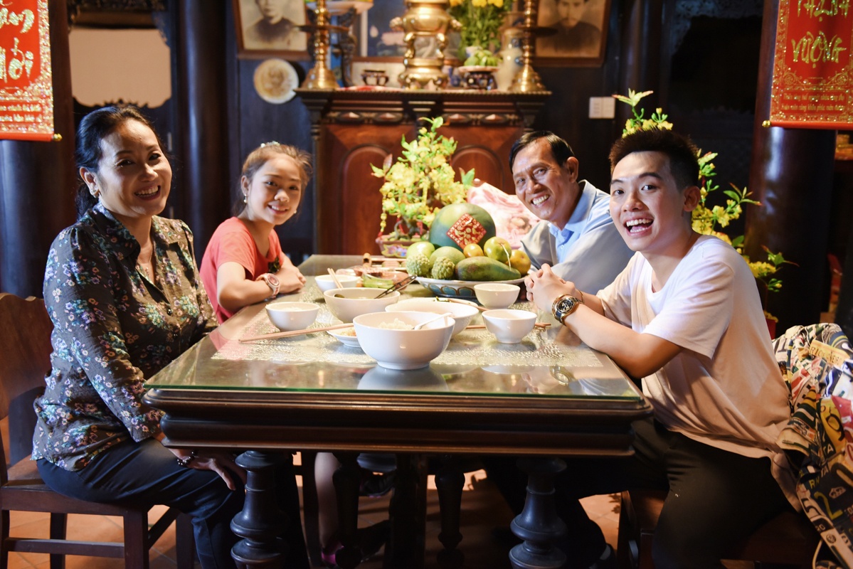 Sắm Oppo - Vui Tết sum vầy ảnh 1 Sam Oppo - Vui Tet sum vay anh 1