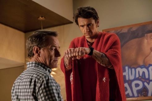 'Why him?': Phim hai 18+ ve bo vo chang re kieu My hinh anh