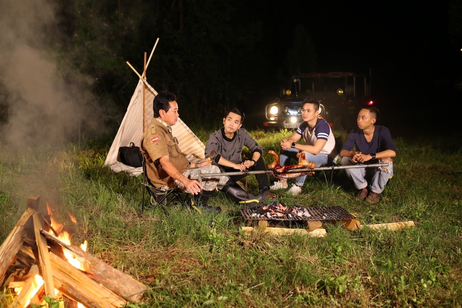 Cung Phuong Ly, Be Tran, Pham Hong Phuoc check-in Da Lat hinh anh