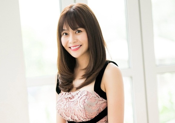 Hoa hau Hai Duong bat ngo di dau gia sieu sim cua Ngoc Trinh hinh anh