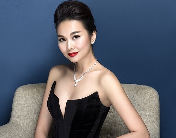 Thanh Hang bat mi meo chon trang suc hung thinh ca nam hinh anh