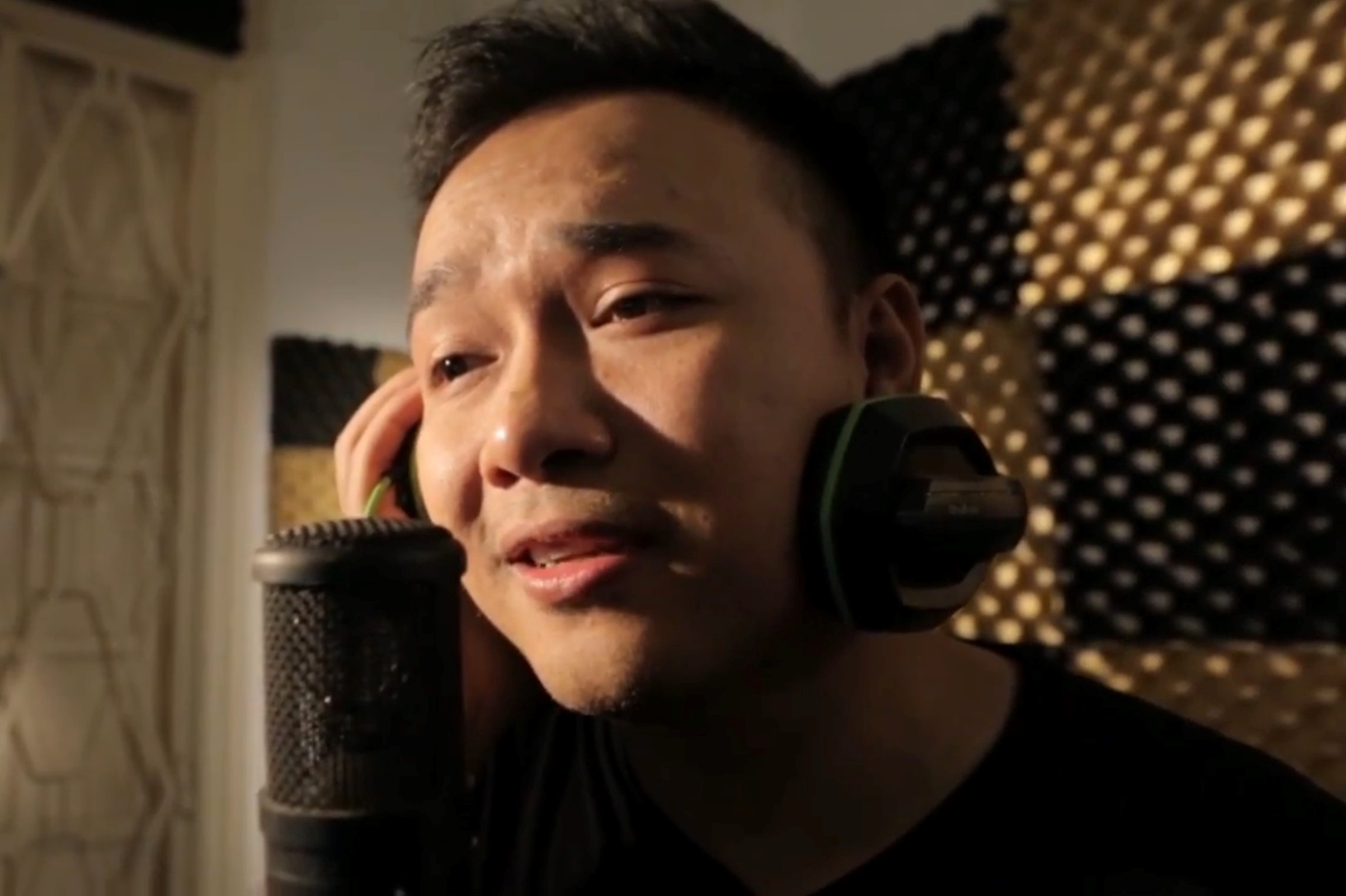 Thieu gia Ha thanh len truyen hinh xin loi me hinh anh