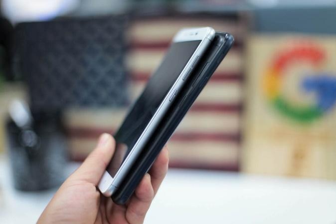 Samsung Galaxy J7 Prime,  Asus Zenfone 3 Max anh 1
