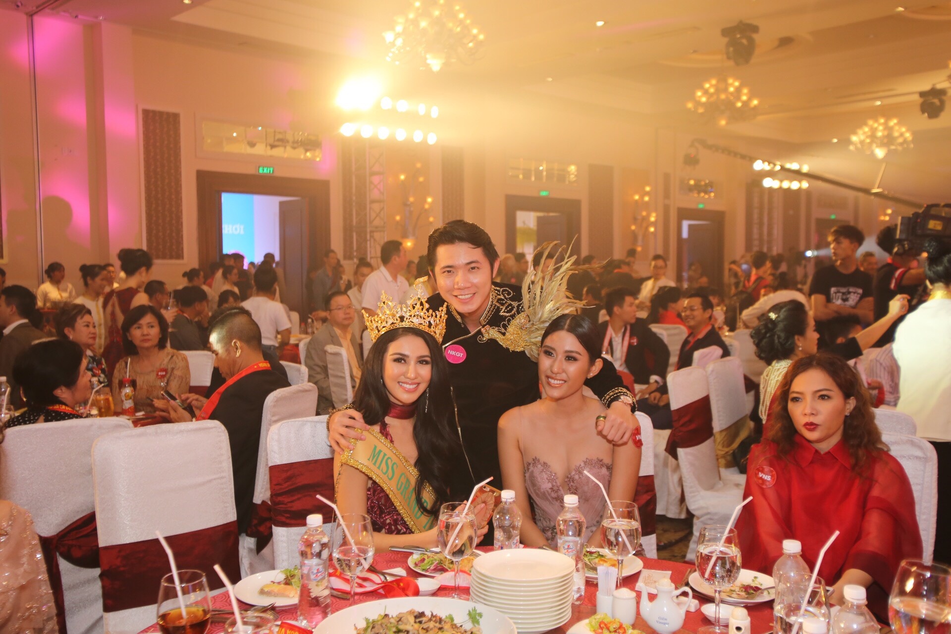 Vinh Dang,  Hoa hau Hoa binh Quoc te 2017 anh 5