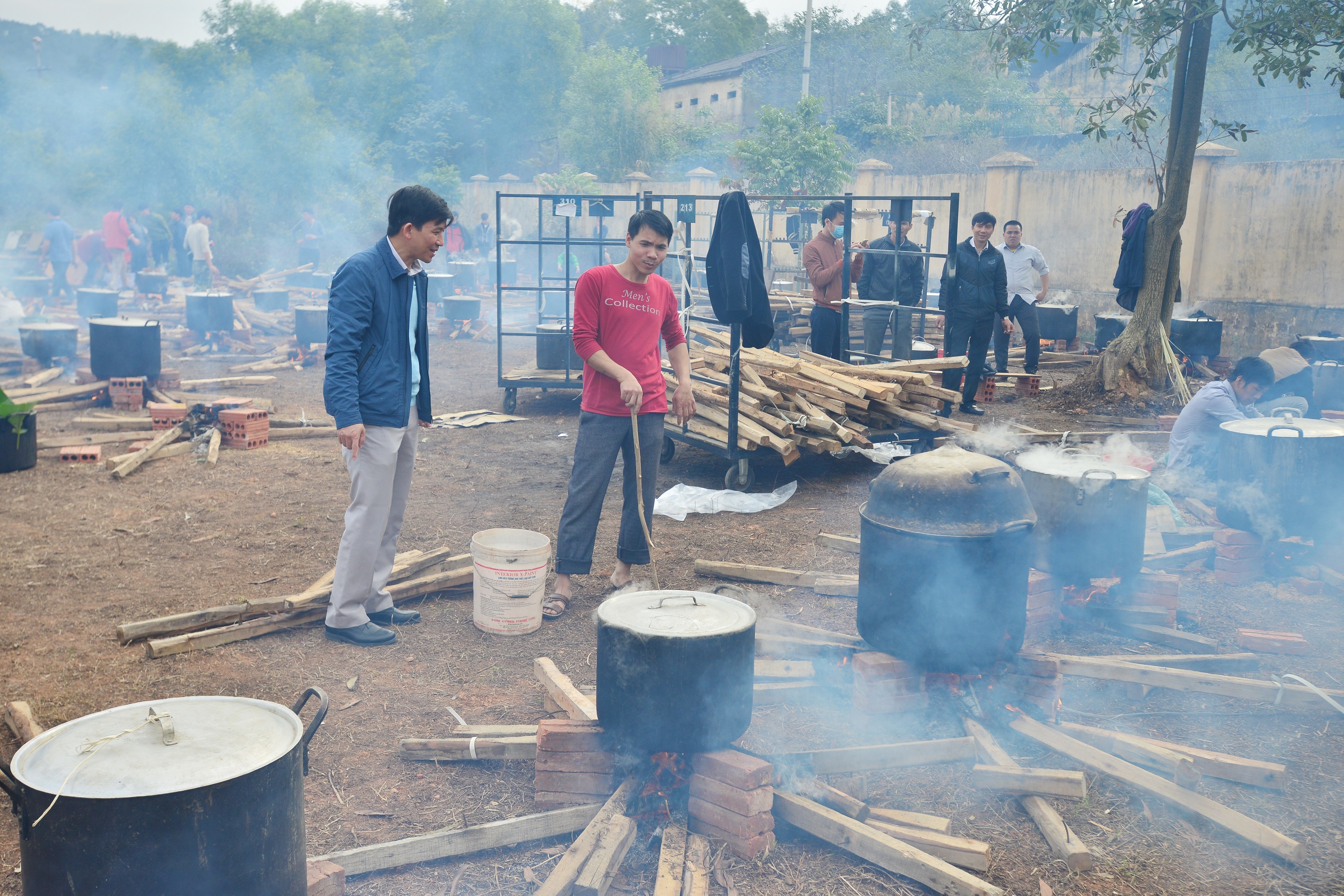 Xuan Hoa,  banh chung Tet anh 6