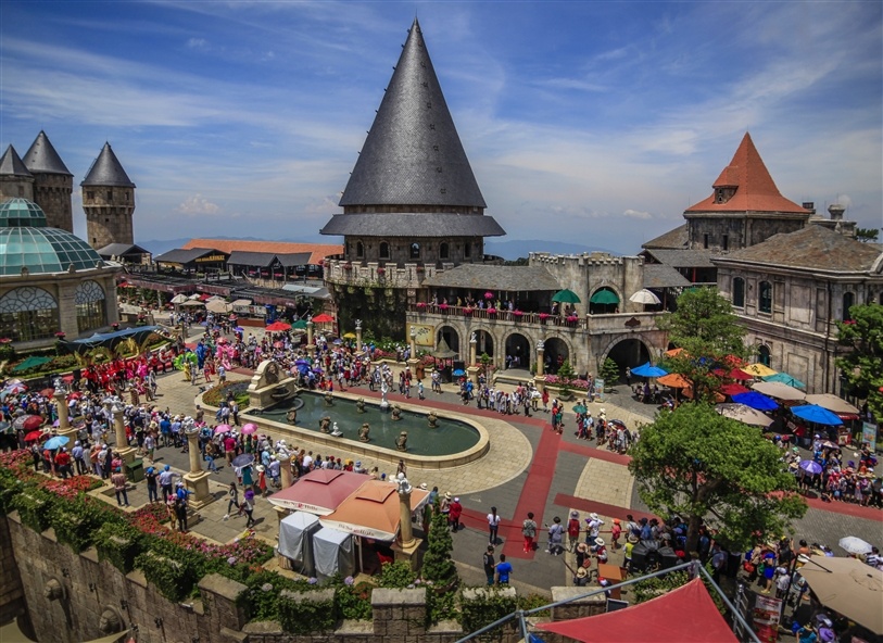 Don Tet co truyen voi le hoi carnival doc dao o Ba Na Hills hinh anh