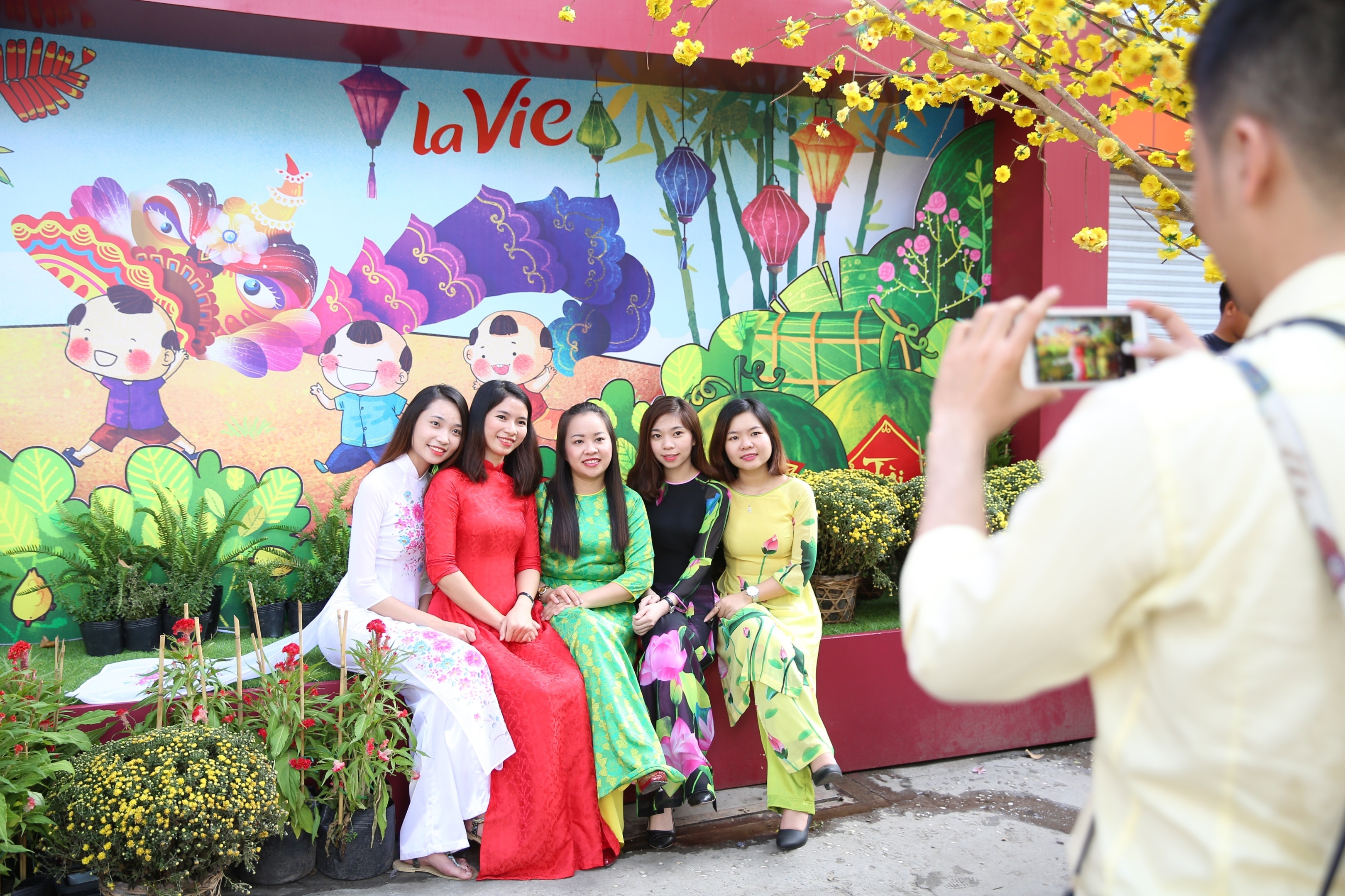 gioi tre Sai Gon check-in khong gian Tet co truyen anh 9