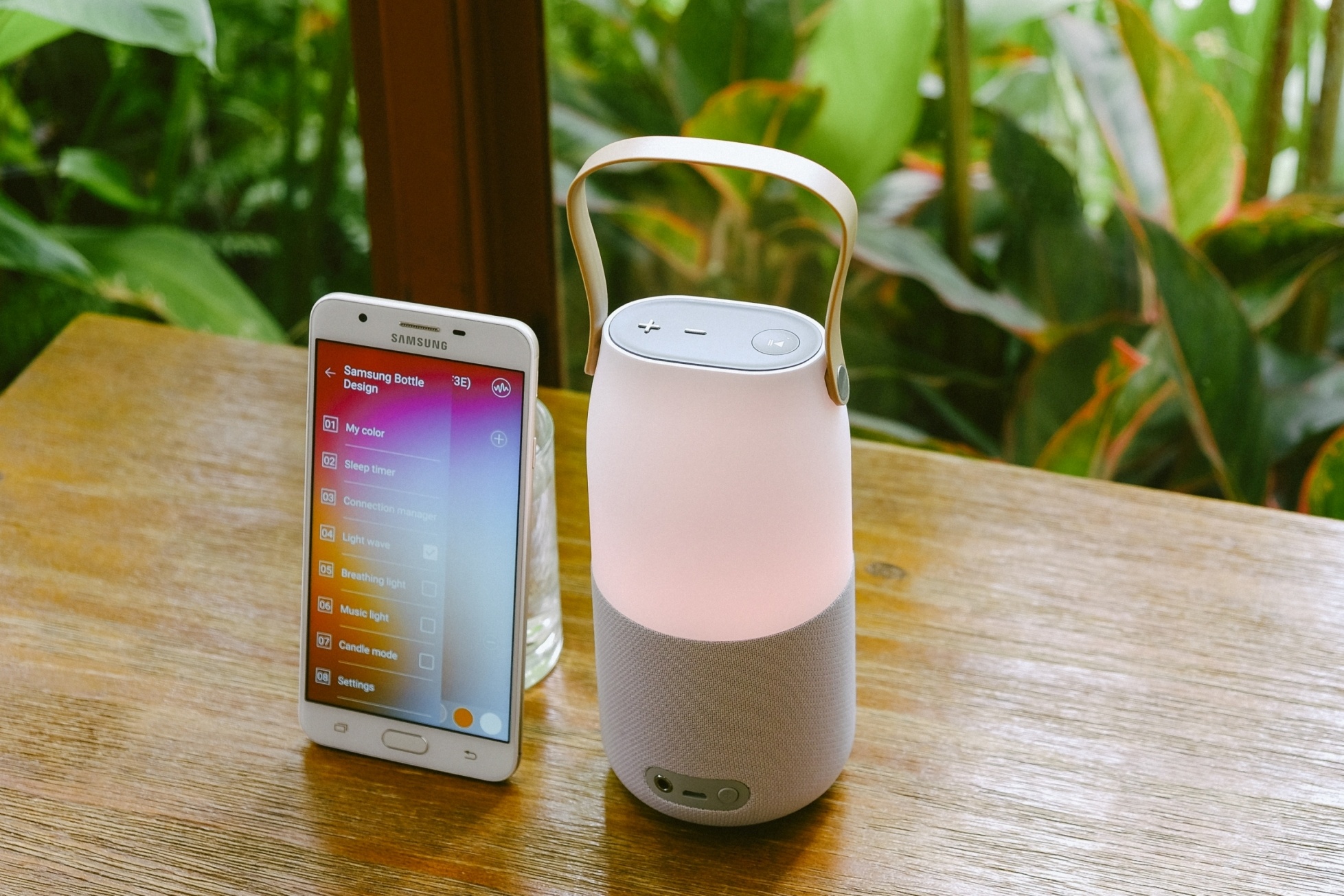 Loa Bluetooth doi mau: Am thanh 360 do, tinh di dong cao hinh anh