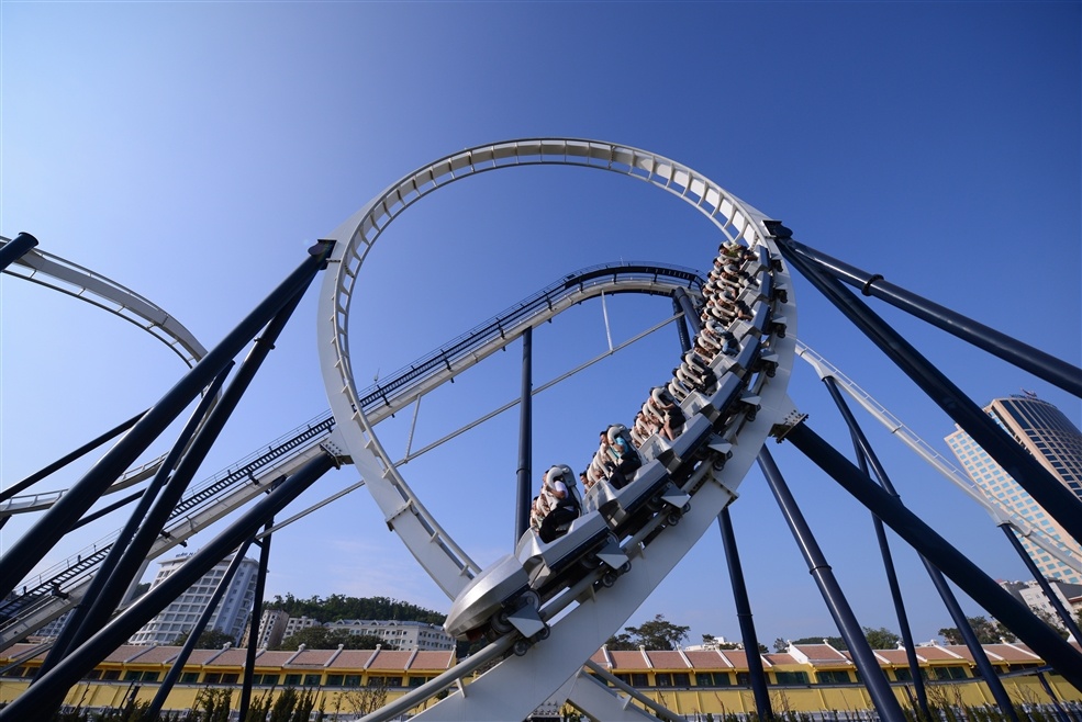 Trai nghiem hon 30 tro choi hap dan tai Dragon Park hinh anh