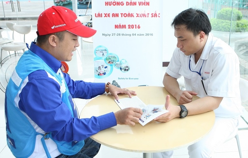 Honda Viet Nam day manh dao tao lai xe oto an toan nam 2016 hinh anh