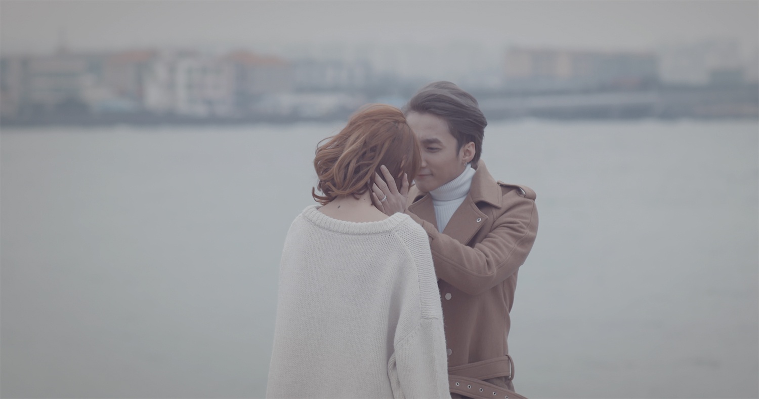 Son Tung M-TP lan toa tinh than 'di va yeu' voi MV 'gay bao' hinh anh