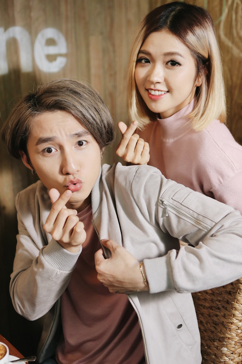 Son Tung M-TP nhi nho selfie cung Suni Ha Linh anh 4