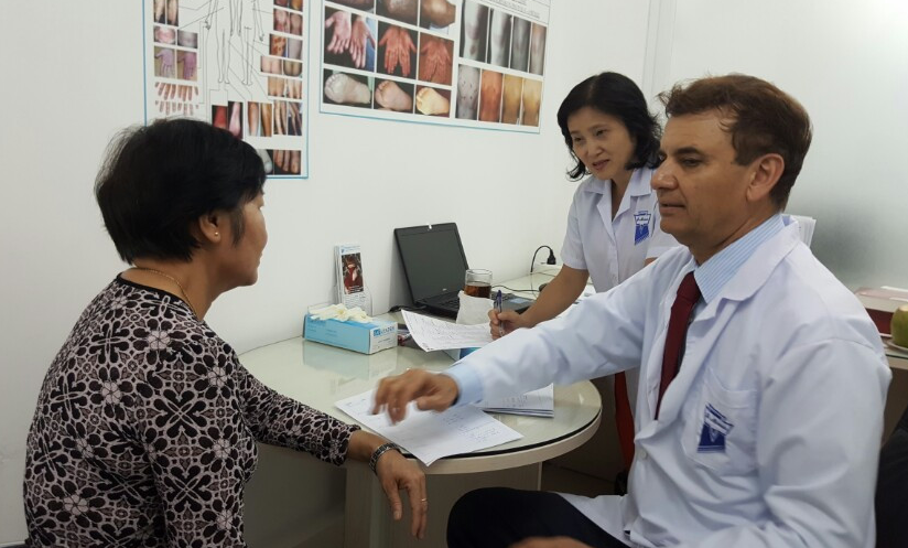 Dieu tri viem da co dia man tinh bang Dr Michaels Dermatinex hinh anh