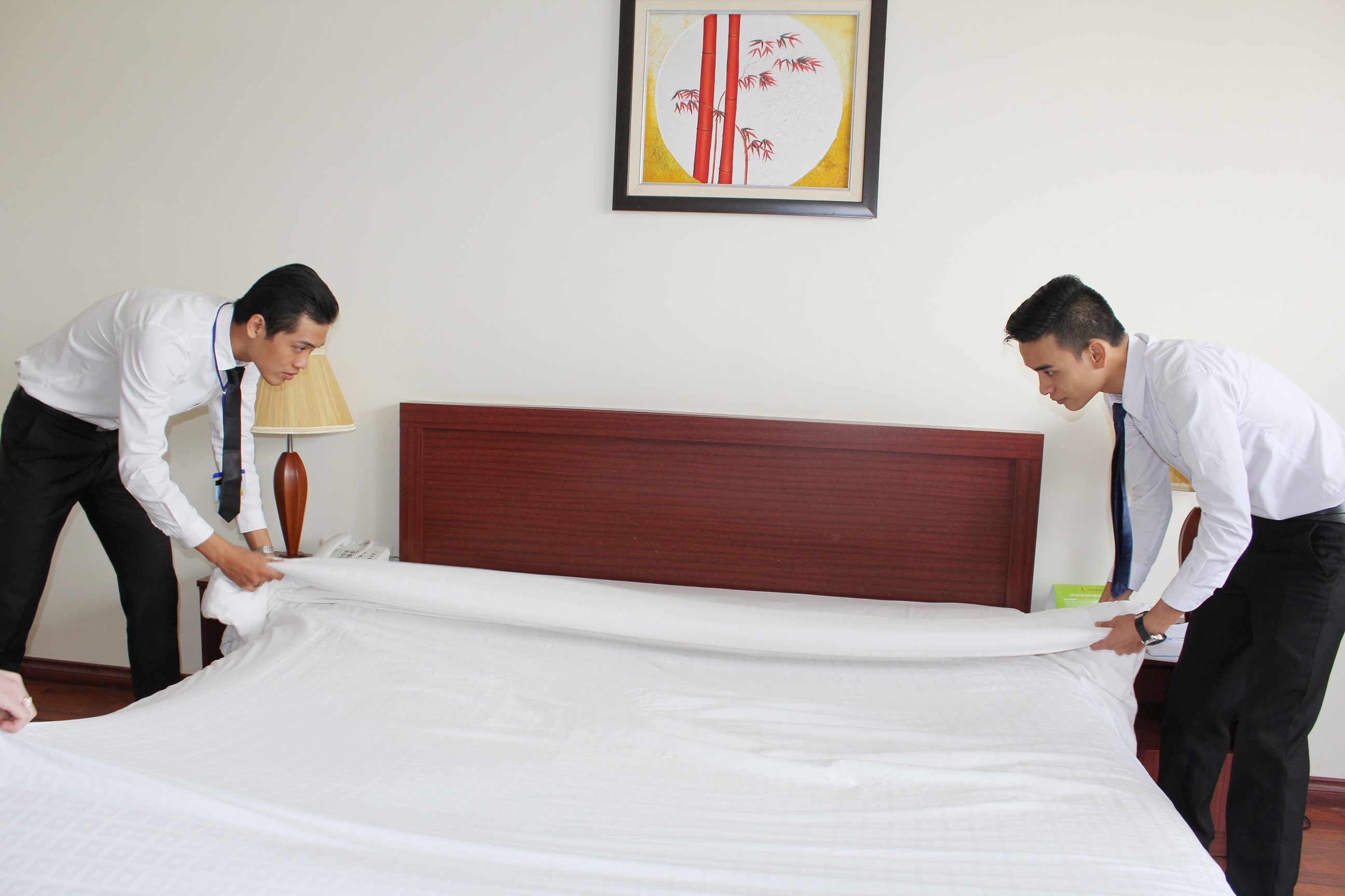 truong Trung cap nghe Viet Giao anh 2