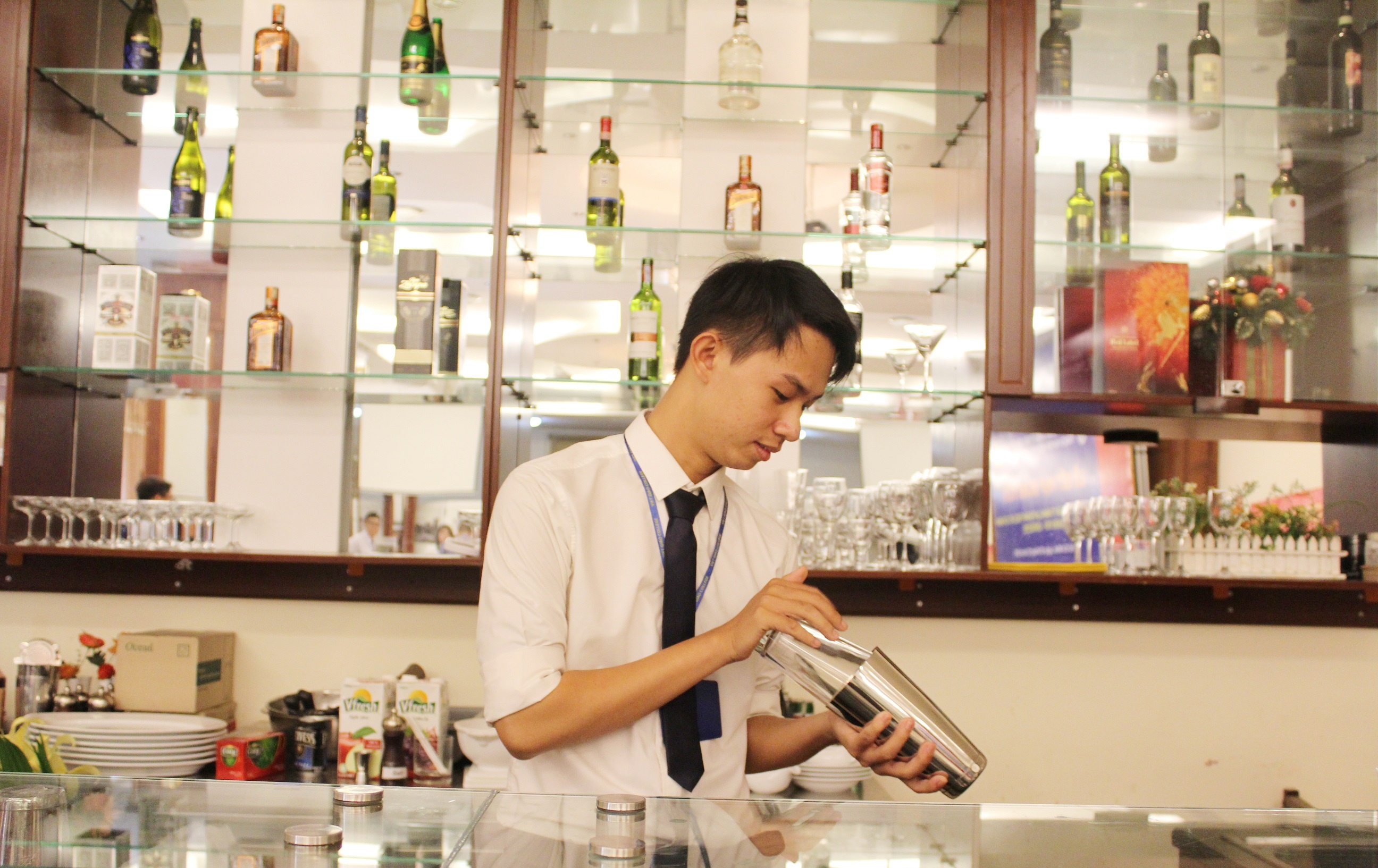 truong Trung cap nghe Viet Giao anh 4