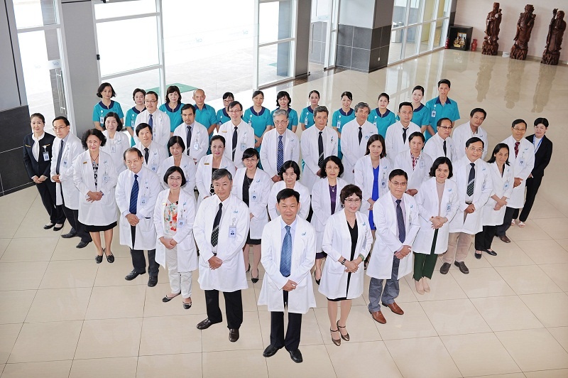 Benh vien Quoc te City ky niem 62 nam ngay Thay thuoc VN hinh anh