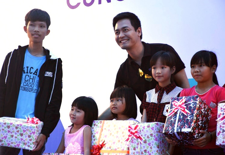 trao qua 720 trieu dong cho tre mo coi Da Nang anh 1