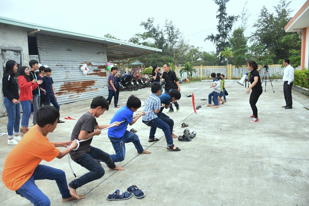 trao qua 720 trieu dong cho tre mo coi Da Nang anh 8