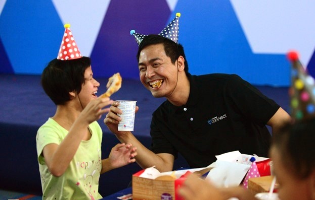 trao qua 720 trieu dong cho tre mo coi Da Nang anh 10