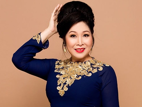 NSND Hong Van len tieng chong buon lau thuoc la hinh anh