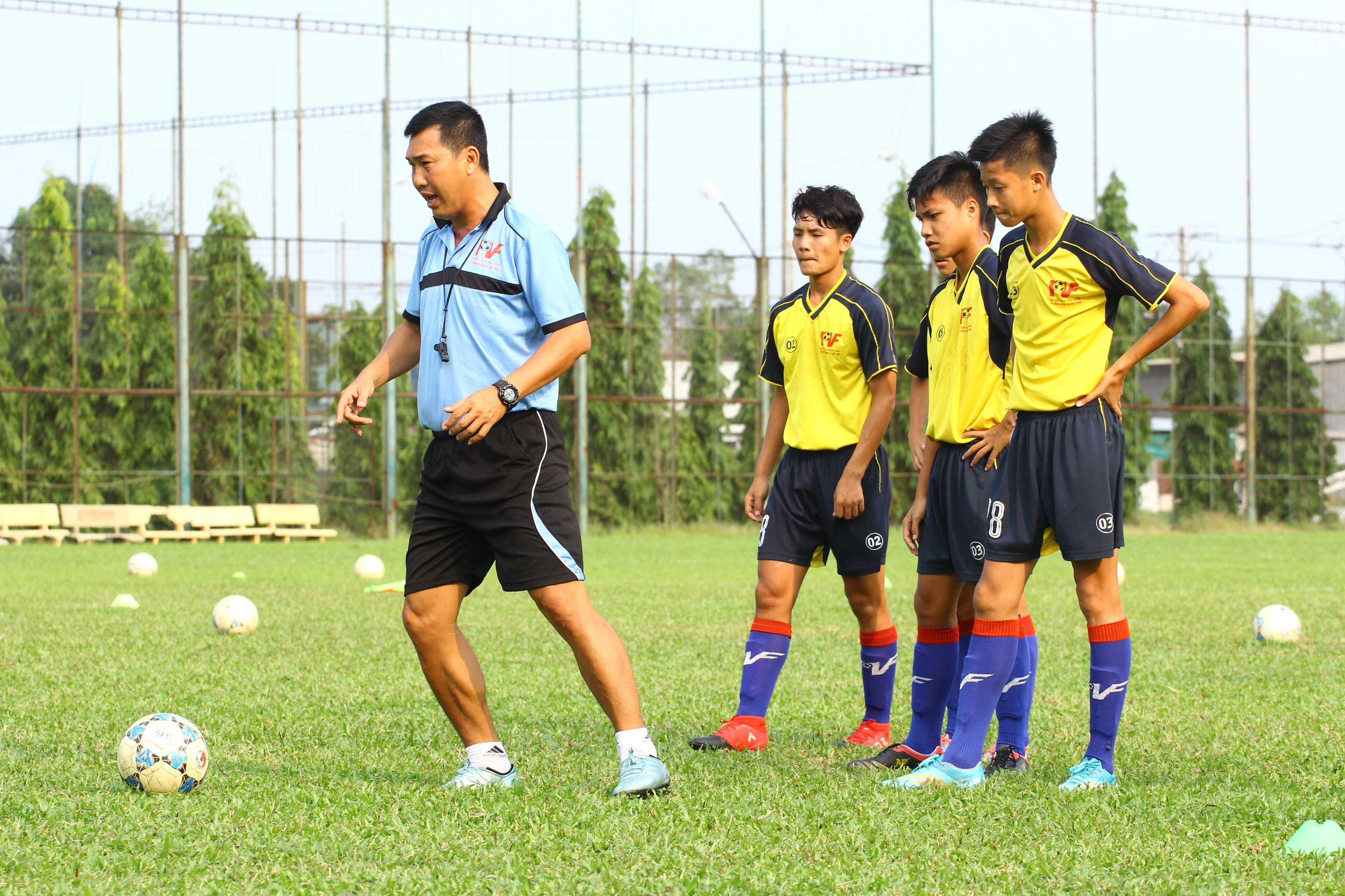 PVF tuyen sinh hoc vien tai nang bong da Viet Nam hinh anh