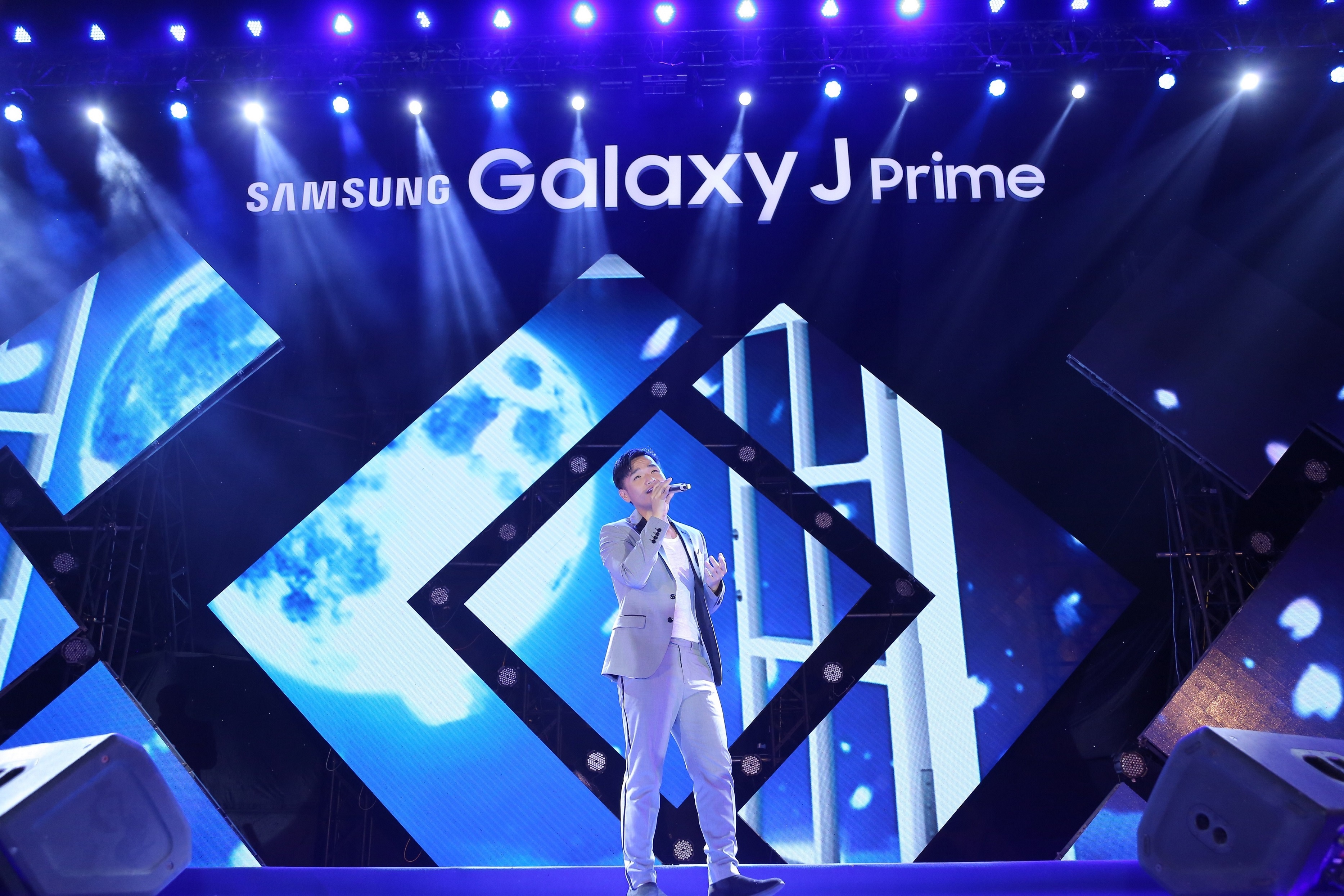 Soobin Hoang Son,  Isaac,  Dong Nhi bung no trong de anh 3