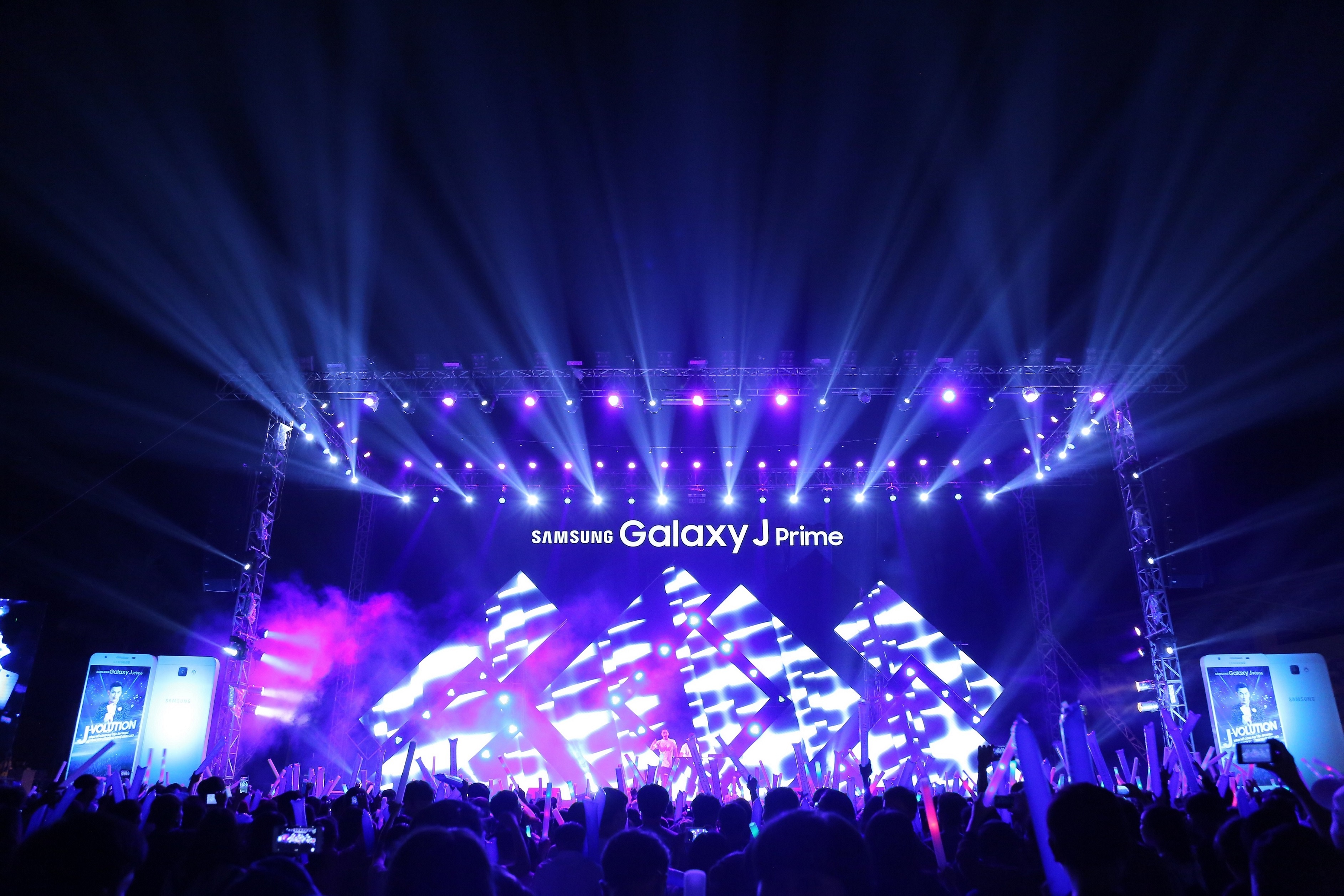 Soobin Hoang Son,  Isaac,  Dong Nhi bung no trong de anh 5