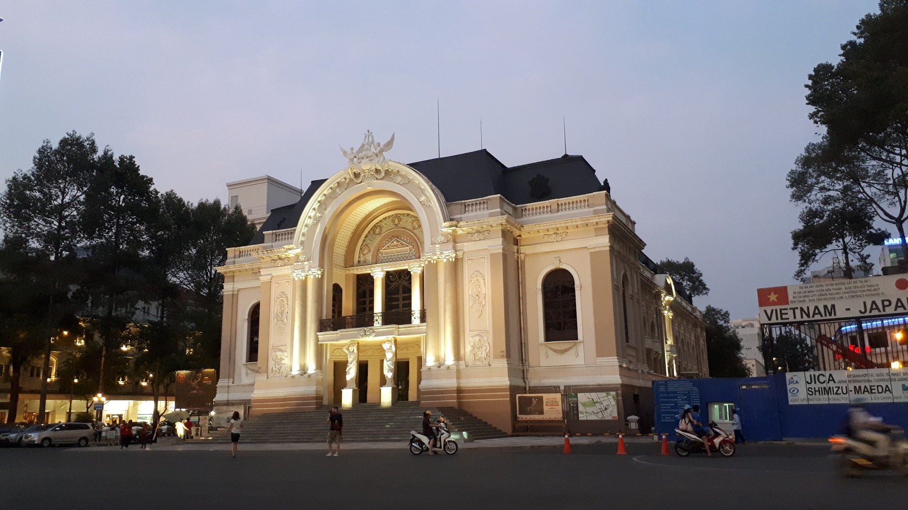 Galaxy A (2017) anh 2